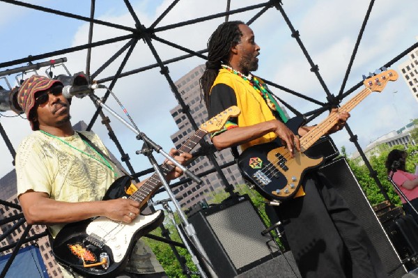AZ-One at the Austin Reggae Festival, 04/17/10, Auditorium Shores
