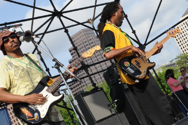 AZ-One at the Austin Reggae Festival, 04/17/10, Auditorium Shores