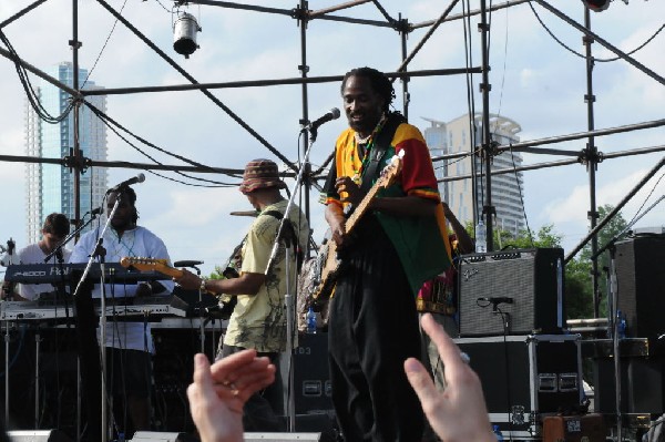 AZ-One at the Austin Reggae Festival, 04/17/10, Auditorium Shores