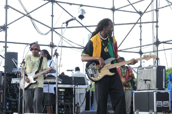 AZ-One at the Austin Reggae Festival, 04/17/10, Auditorium Shores