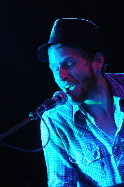 Aaron Ivey at La Zona Rosa, Austin, Texas, 05/08/10