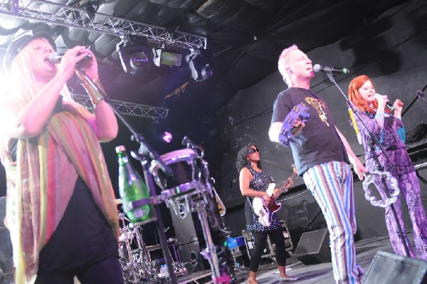 The B-52s at La Zona Rosa, Austin, Texas 05/15/10