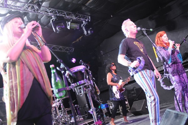 The B-52s at La Zona Rosa, Austin, Texas 05/15/10