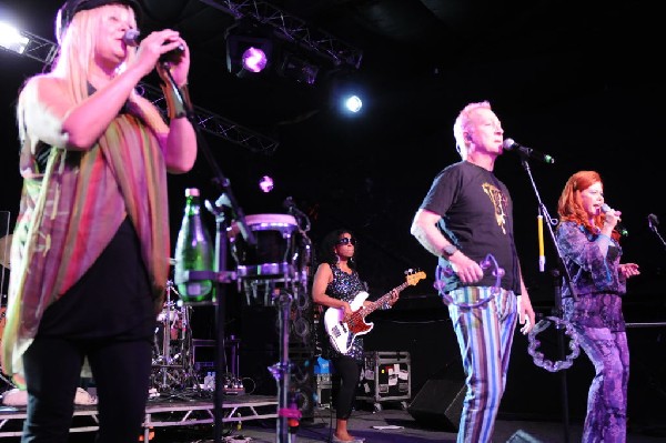 The B-52s at La Zona Rosa, Austin, Texas 05/15/10