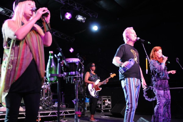 The B-52s at La Zona Rosa, Austin, Texas 05/15/10