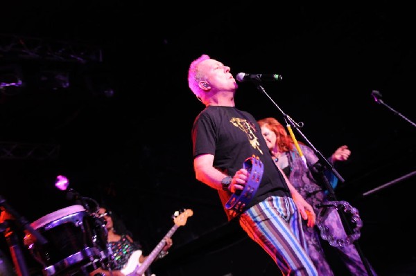 The B-52s at La Zona Rosa, Austin, Texas 05/15/10