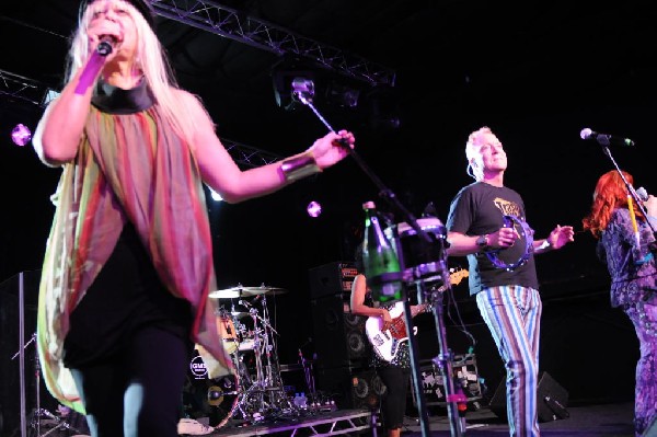 The B-52s at La Zona Rosa, Austin, Texas 05/15/10