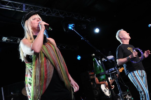 The B-52s at La Zona Rosa, Austin, Texas 05/15/10