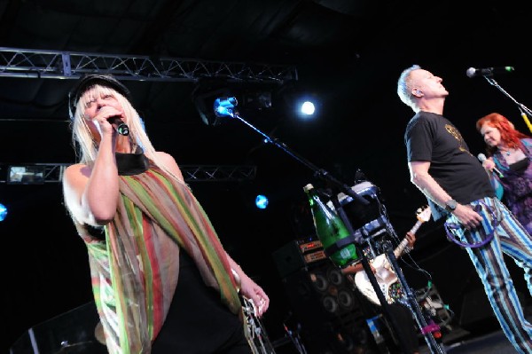 The B-52s at La Zona Rosa, Austin, Texas 05/15/10