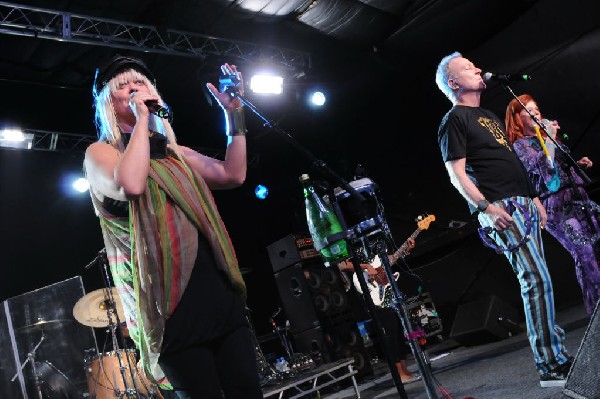 The B-52s at La Zona Rosa, Austin, Texas 05/15/10