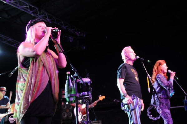 The B-52s at La Zona Rosa, Austin, Texas 05/15/10
