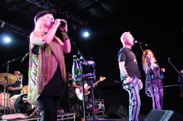 The B-52s at La Zona Rosa, Austin, Texas 05/15/10