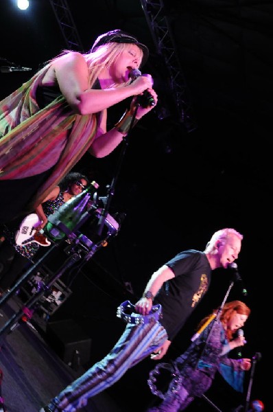 The B-52s at La Zona Rosa, Austin, Texas 05/15/10