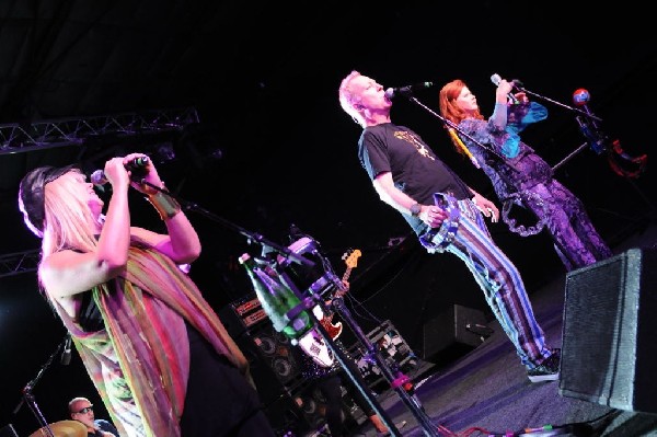 The B-52s at La Zona Rosa, Austin, Texas 05/15/10