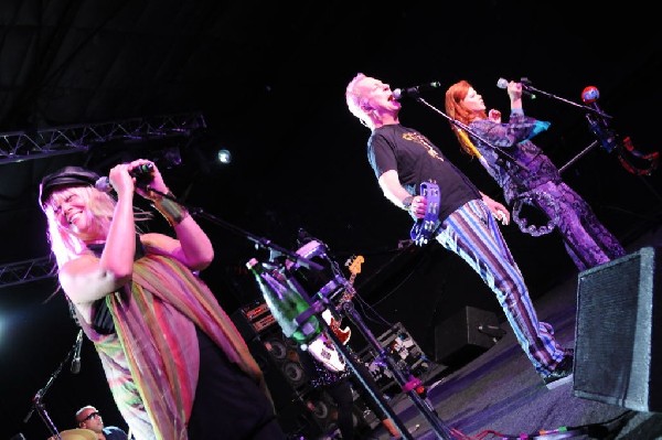 The B-52s at La Zona Rosa, Austin, Texas 05/15/10