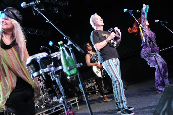 The B-52s at La Zona Rosa, Austin, Texas 05/15/10