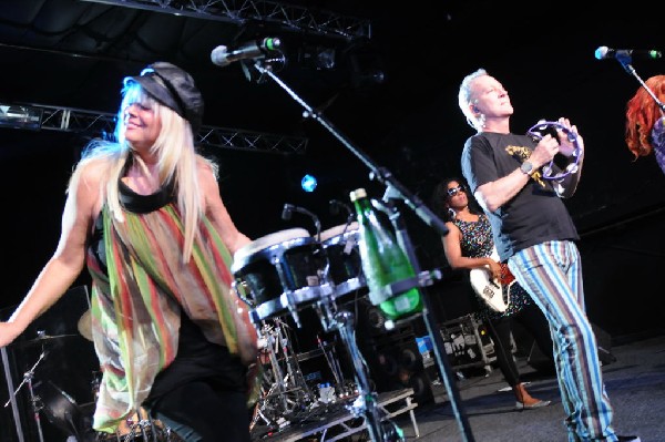 The B-52s at La Zona Rosa, Austin, Texas 05/15/10