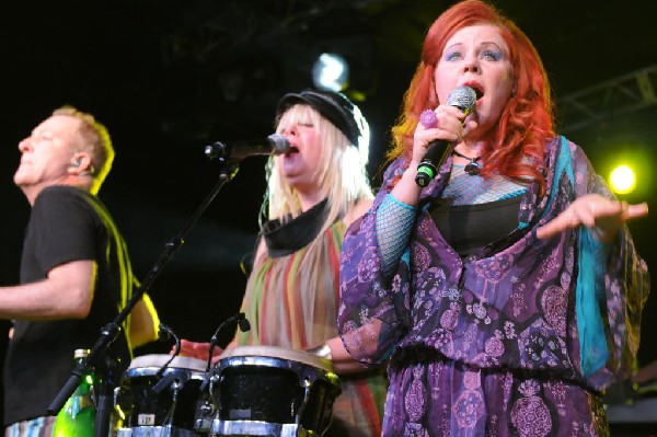 The B-52s at La Zona Rosa, Austin, Texas 05/15/10
