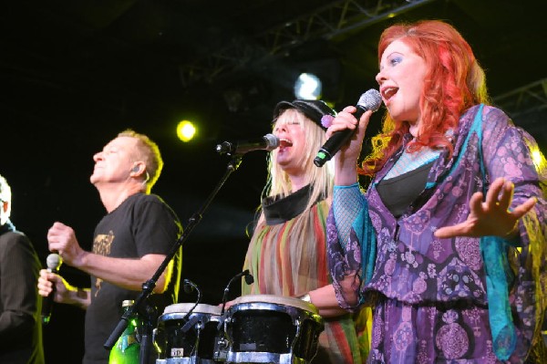The B-52s at La Zona Rosa, Austin, Texas 05/15/10