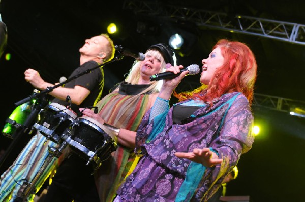 The B-52s at La Zona Rosa, Austin, Texas 05/15/10