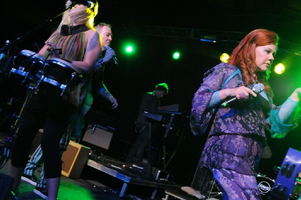 The B-52s at La Zona Rosa, Austin, Texas 05/15/10