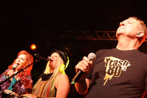 The B-52s at La Zona Rosa, Austin, Texas 05/15/10
