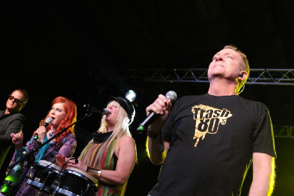 The B-52s at La Zona Rosa, Austin, Texas 05/15/10