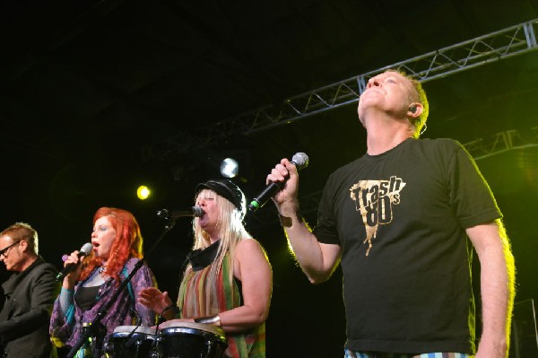 The B-52s at La Zona Rosa, Austin, Texas 05/15/10