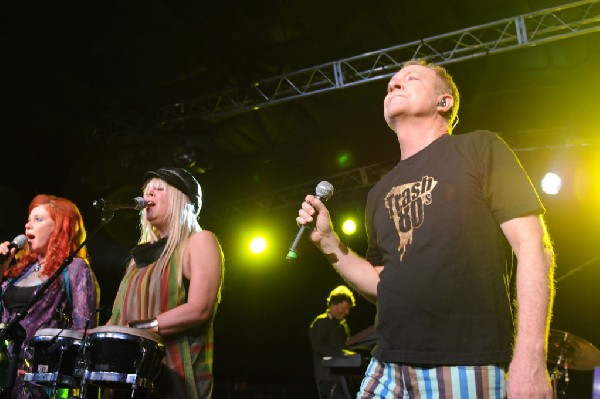 The B-52s at La Zona Rosa, Austin, Texas 05/15/10