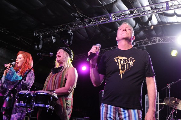 The B-52s at La Zona Rosa, Austin, Texas 05/15/10