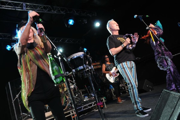 The B-52s at La Zona Rosa, Austin, Texas 05/15/10