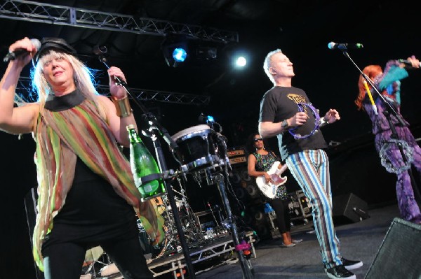 The B-52s at La Zona Rosa, Austin, Texas 05/15/10