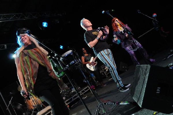 The B-52s at La Zona Rosa, Austin, Texas 05/15/10