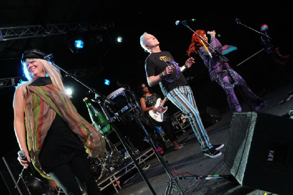 The B-52s at La Zona Rosa, Austin, Texas 05/15/10