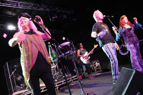 The B-52s at La Zona Rosa, Austin, Texas 05/15/10