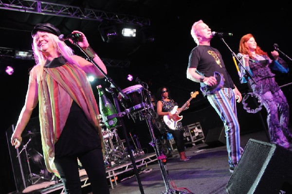 The B-52s at La Zona Rosa, Austin, Texas 05/15/10