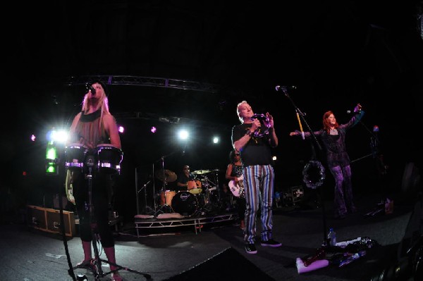 The B-52s at La Zona Rosa, Austin, Texas 05/15/10