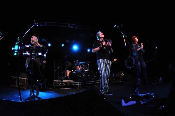 The B-52s at La Zona Rosa, Austin, Texas 05/15/10