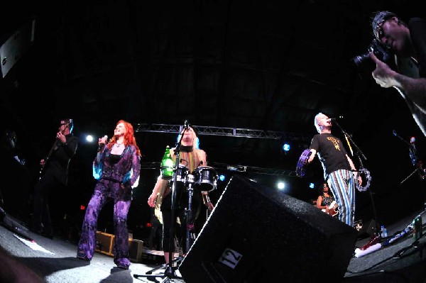 The B-52s at La Zona Rosa, Austin, Texas 05/15/10