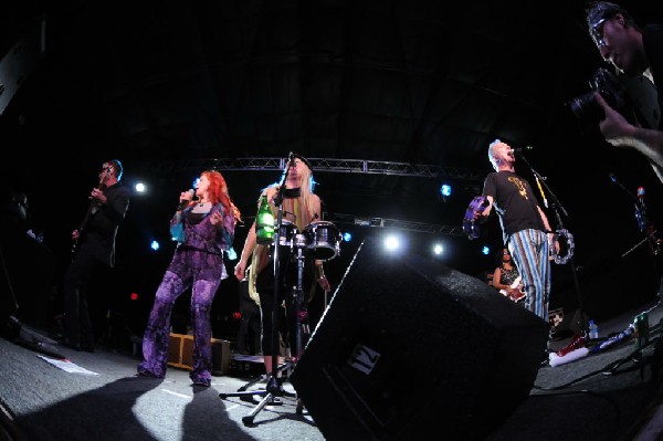 The B-52s at La Zona Rosa, Austin, Texas 05/15/10