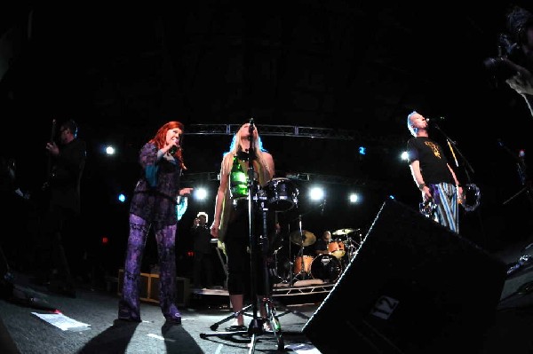 The B-52s at La Zona Rosa, Austin, Texas 05/15/10