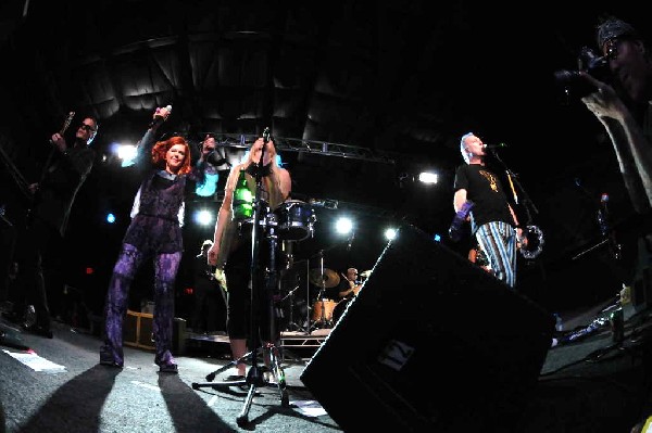 The B-52s at La Zona Rosa, Austin, Texas 05/15/10