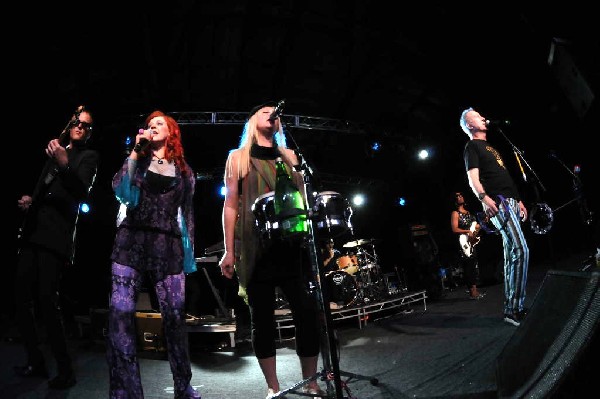 The B-52s at La Zona Rosa, Austin, Texas 05/15/10