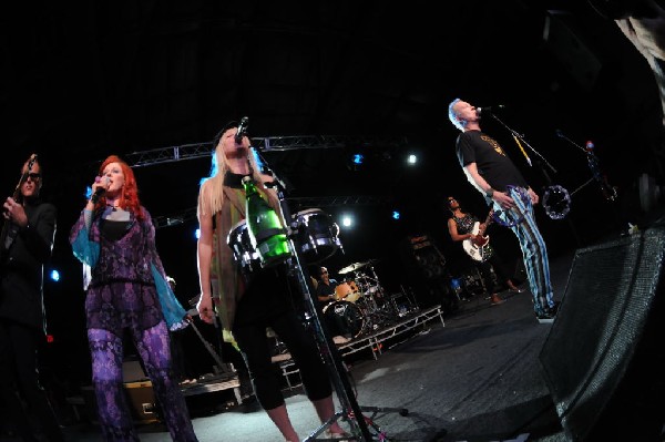 The B-52s at La Zona Rosa, Austin, Texas 05/15/10