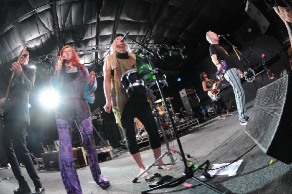 The B-52s at La Zona Rosa, Austin, Texas 05/15/10