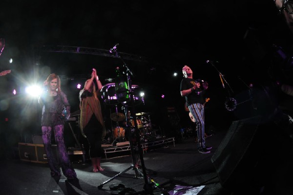 The B-52s at La Zona Rosa, Austin, Texas 05/15/10