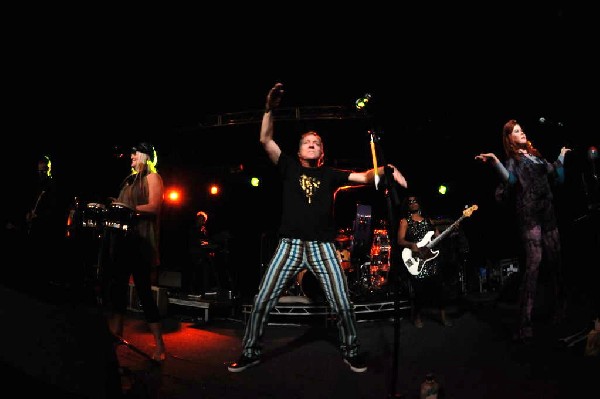 The B-52s at La Zona Rosa, Austin, Texas 05/15/10