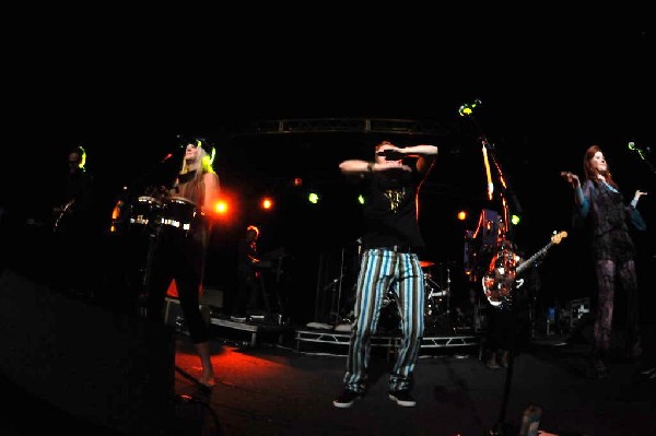 The B-52s at La Zona Rosa, Austin, Texas 05/15/10