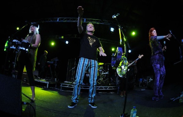 The B-52s at La Zona Rosa, Austin, Texas 05/15/10