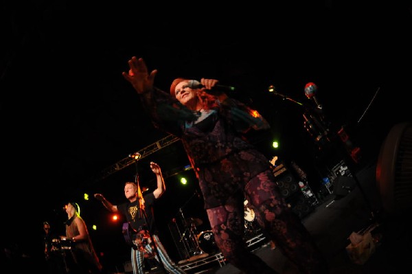 The B-52s at La Zona Rosa, Austin, Texas 05/15/10